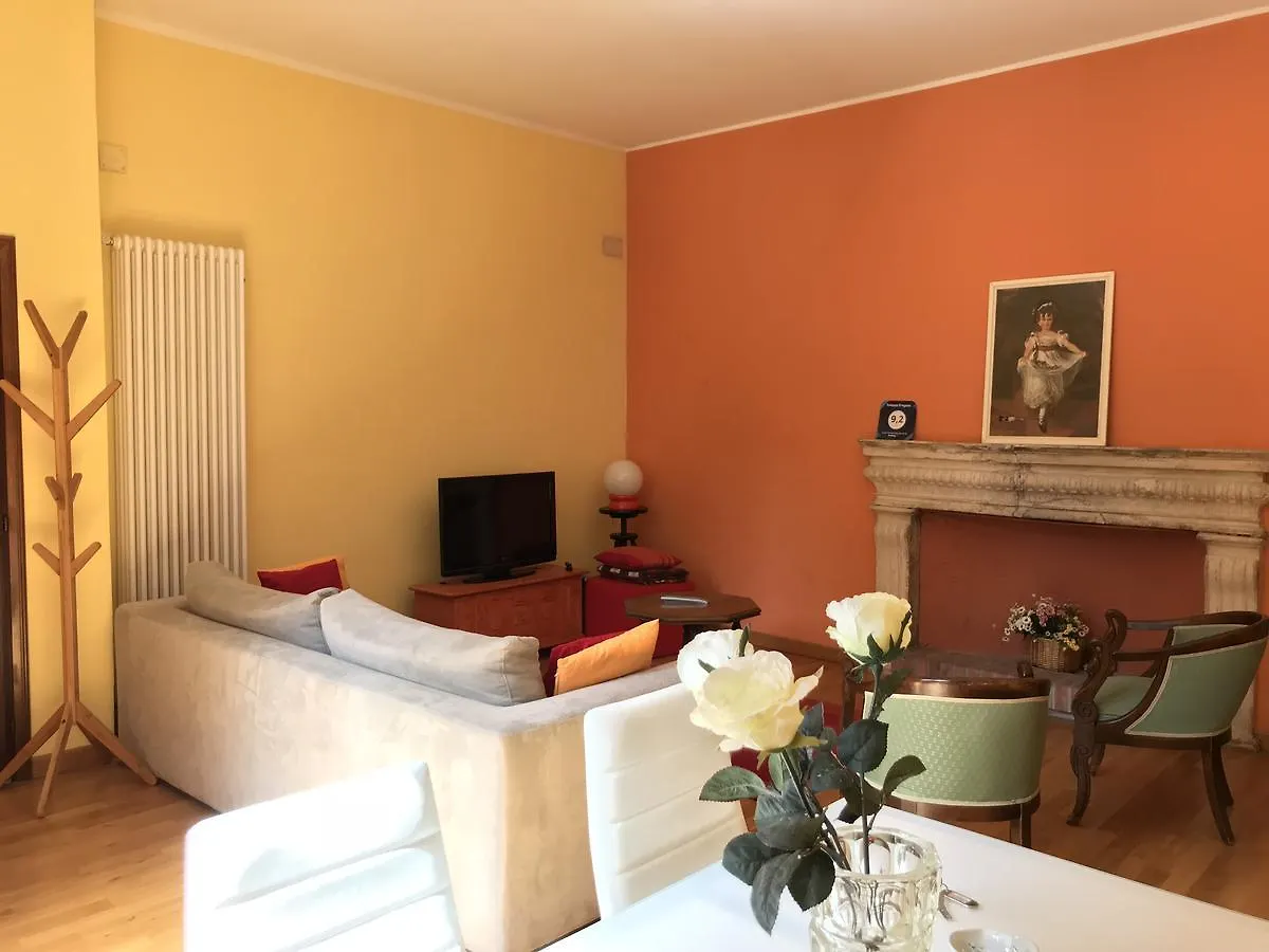 Palazzo Fregoso Apartman Garda Olaszország